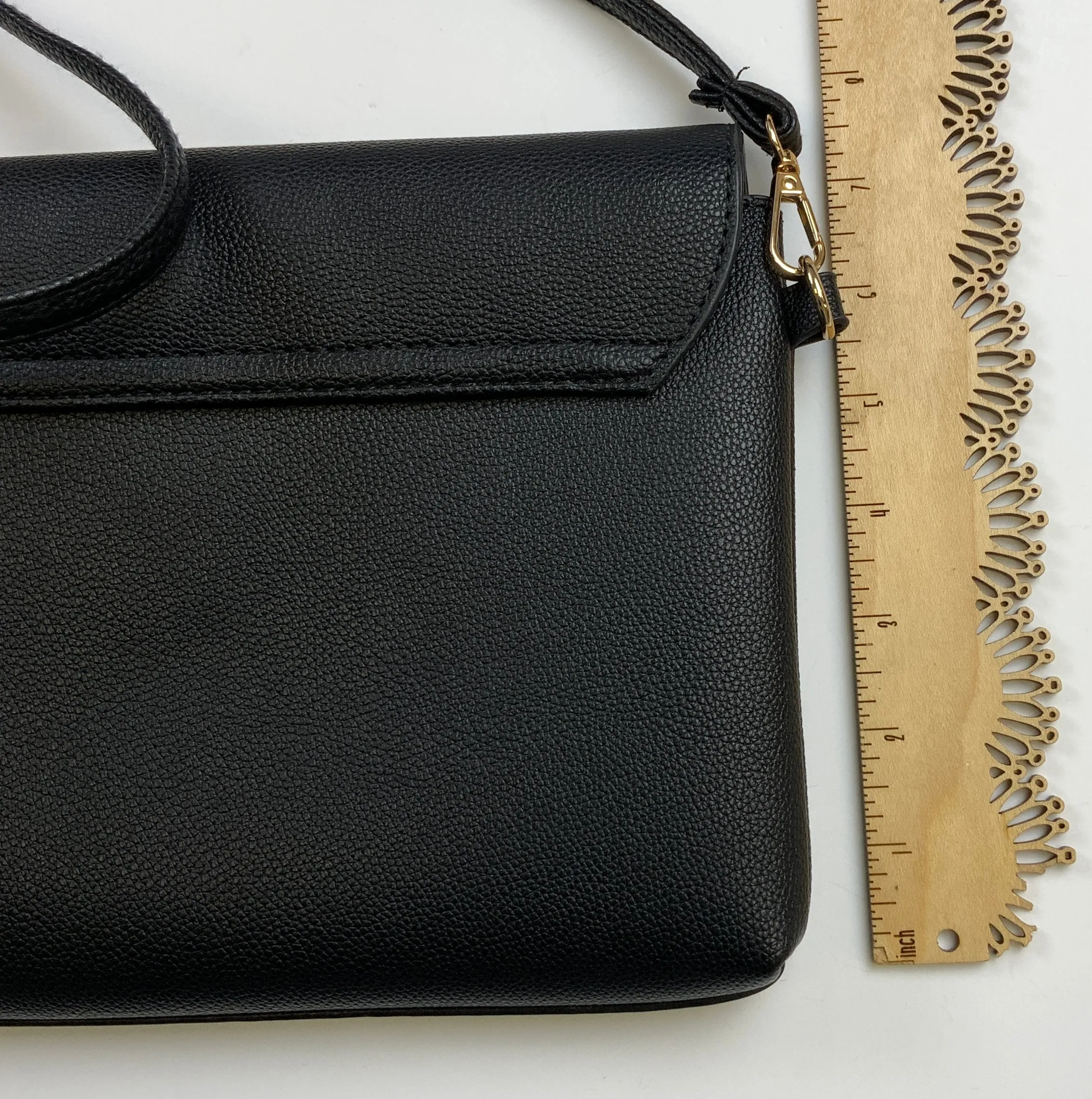 Crossbody Clothes Mentor, Size Medium