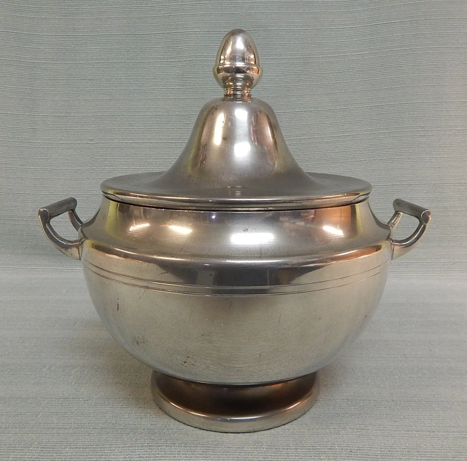 Woodbury Pewter Ice Bucket with Lid