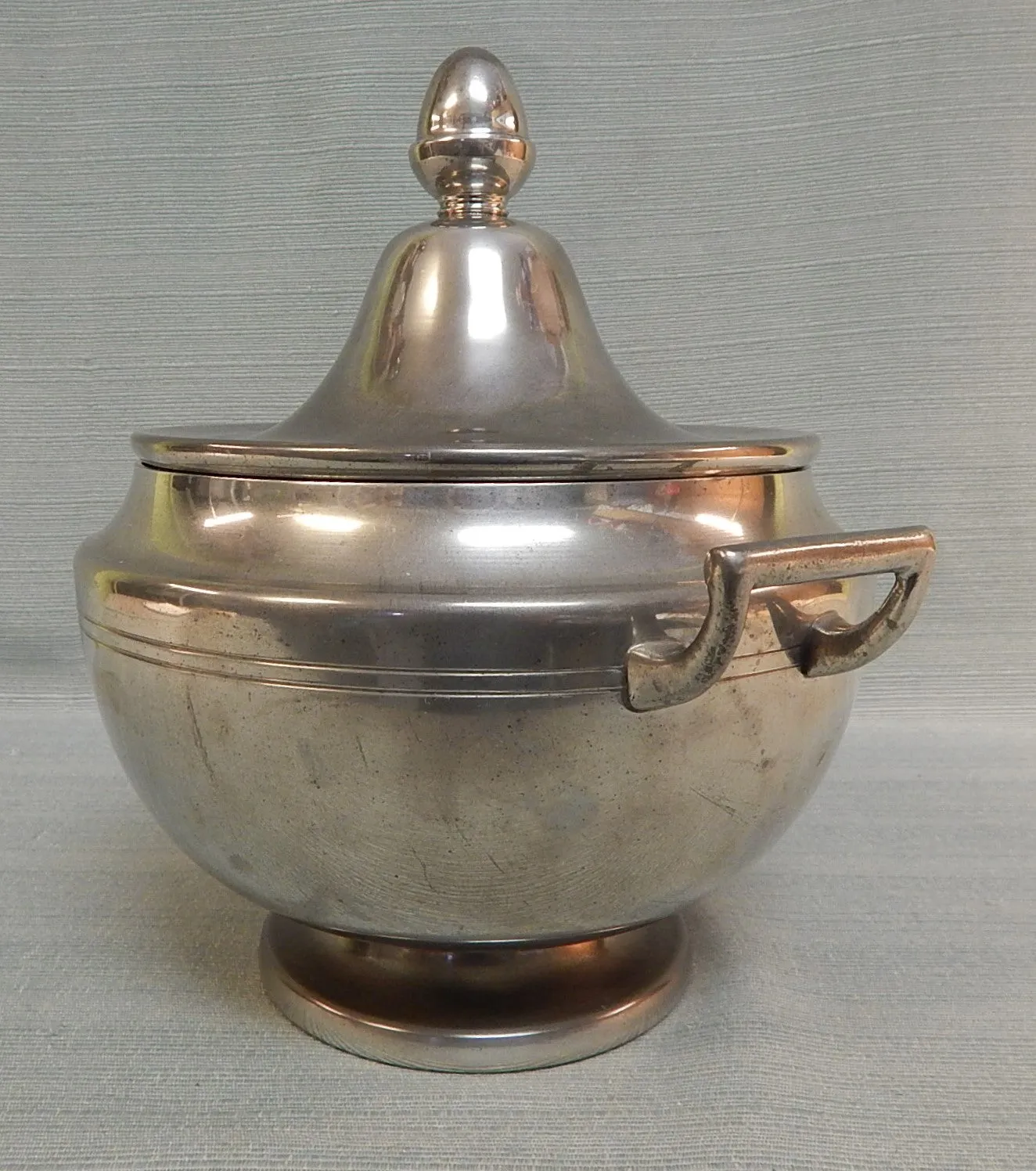 Woodbury Pewter Ice Bucket with Lid